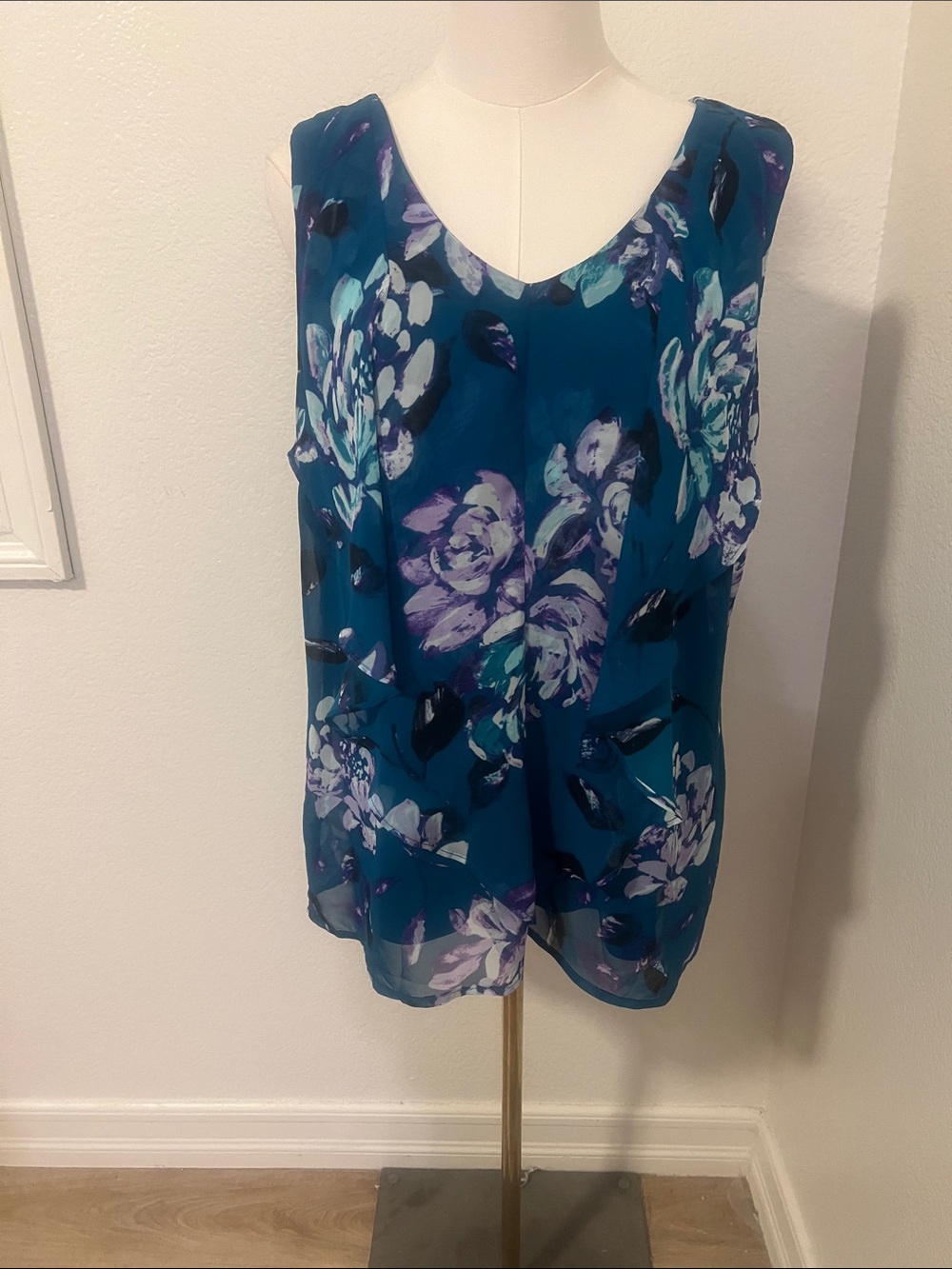 AB Studio Teal Floral V-Neck Sleeveless Camisole